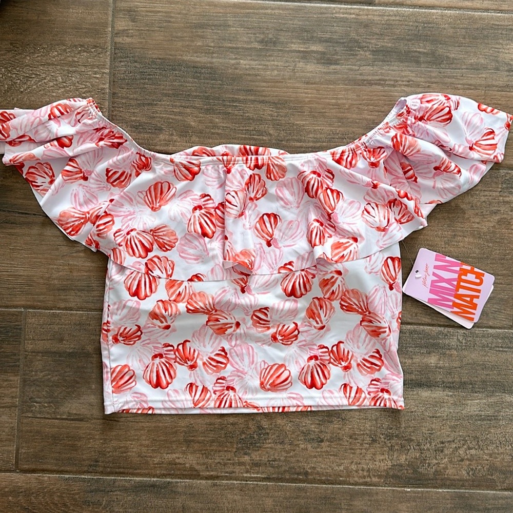 NWt Ruffled around top